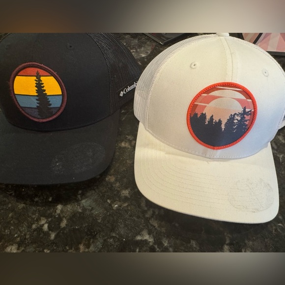 2 Columbia Mesh Trucker Hats - Picture 1 of 6